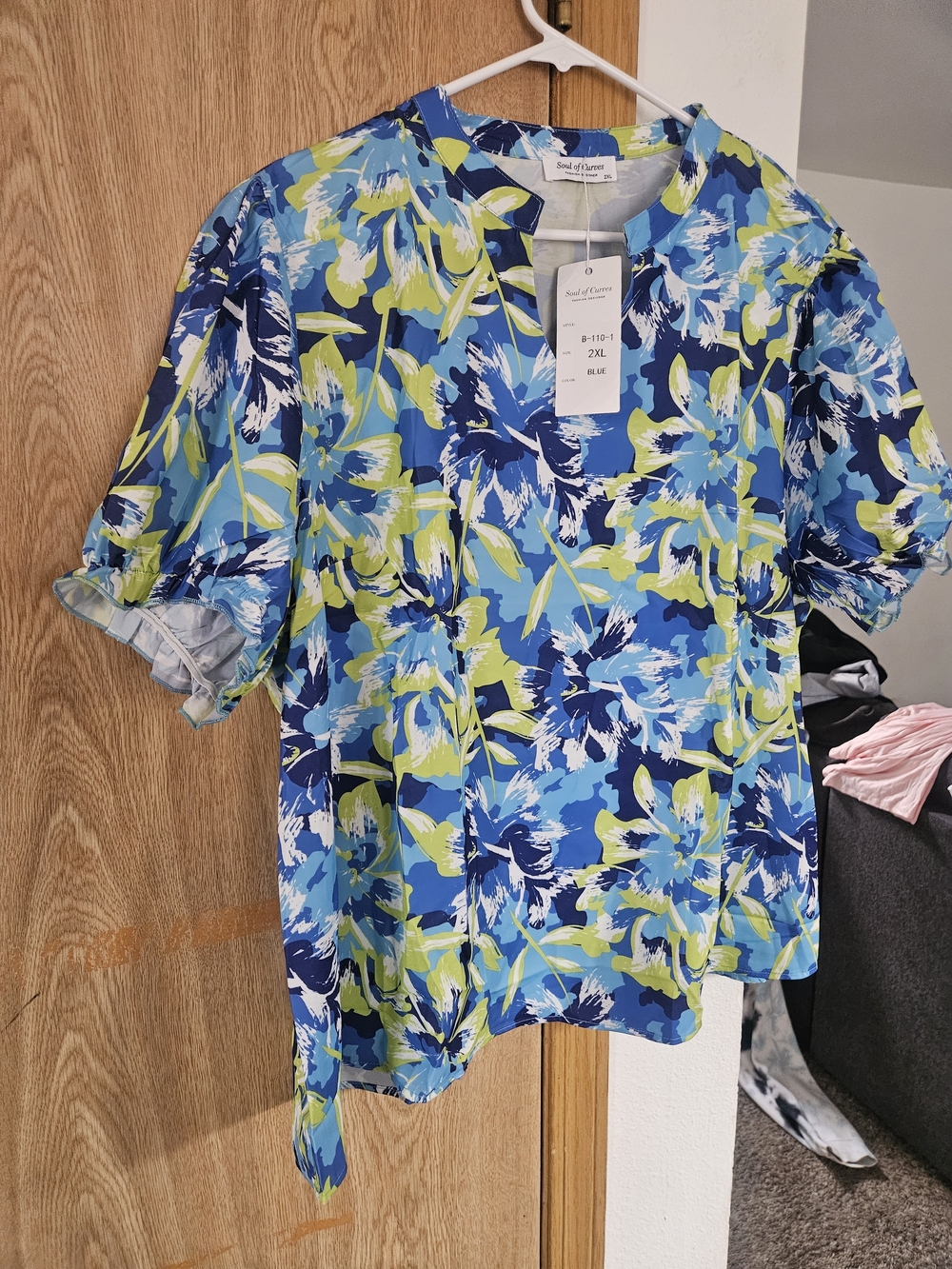 NWT  Blue Floral Short-Sleeve Women's Top by